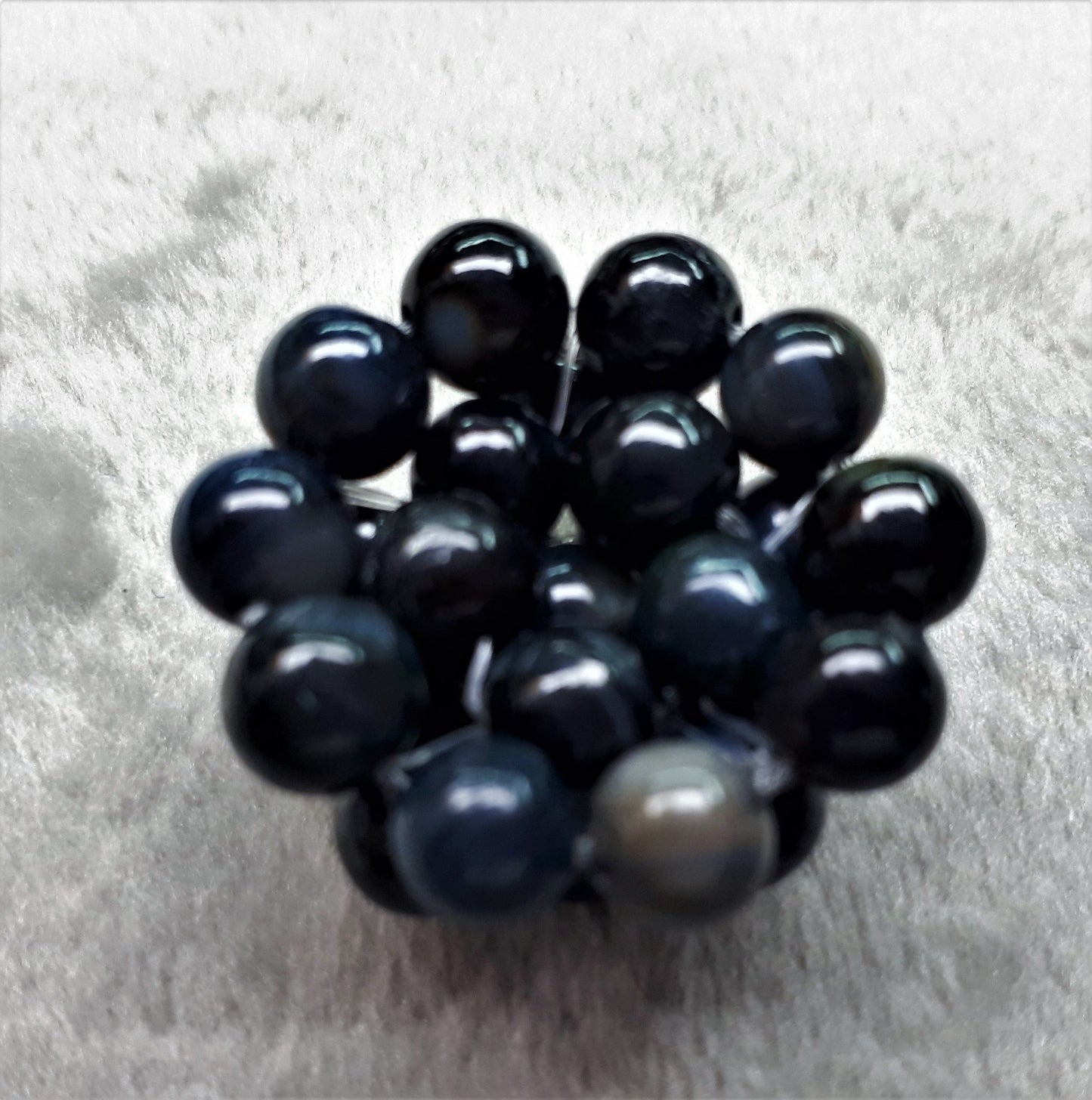 NEU Klitoris Stimulator Labial Candy Clit - Drops Damen Spielzeug aus Perlmutt Perlen in schwarz - SEXSENSE