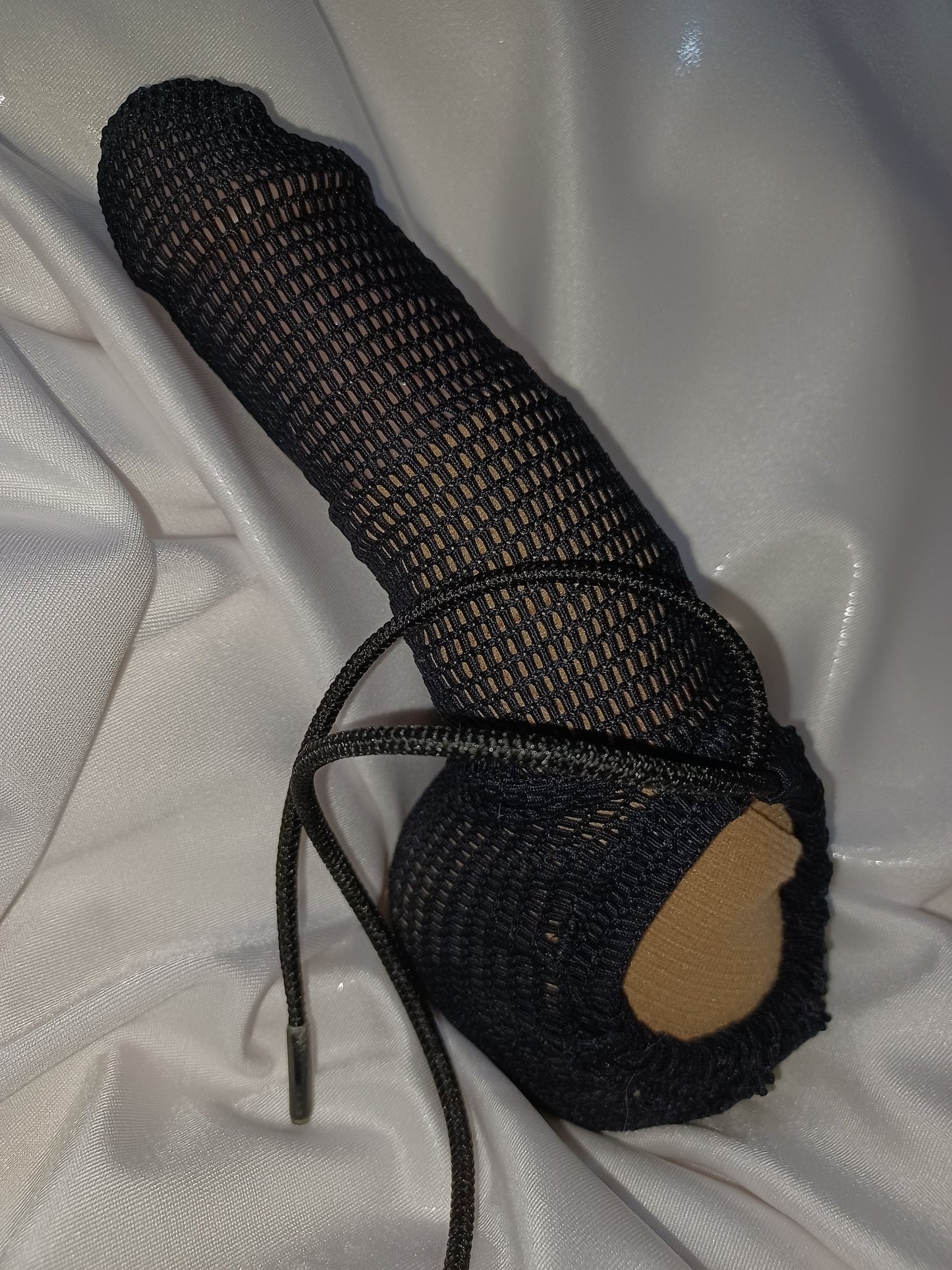 Penissocke schwarz Mesh Lümmeltüte Juwelensäckchen Hodensack Willi Wärmer One - Sleeve - SEXSENSE