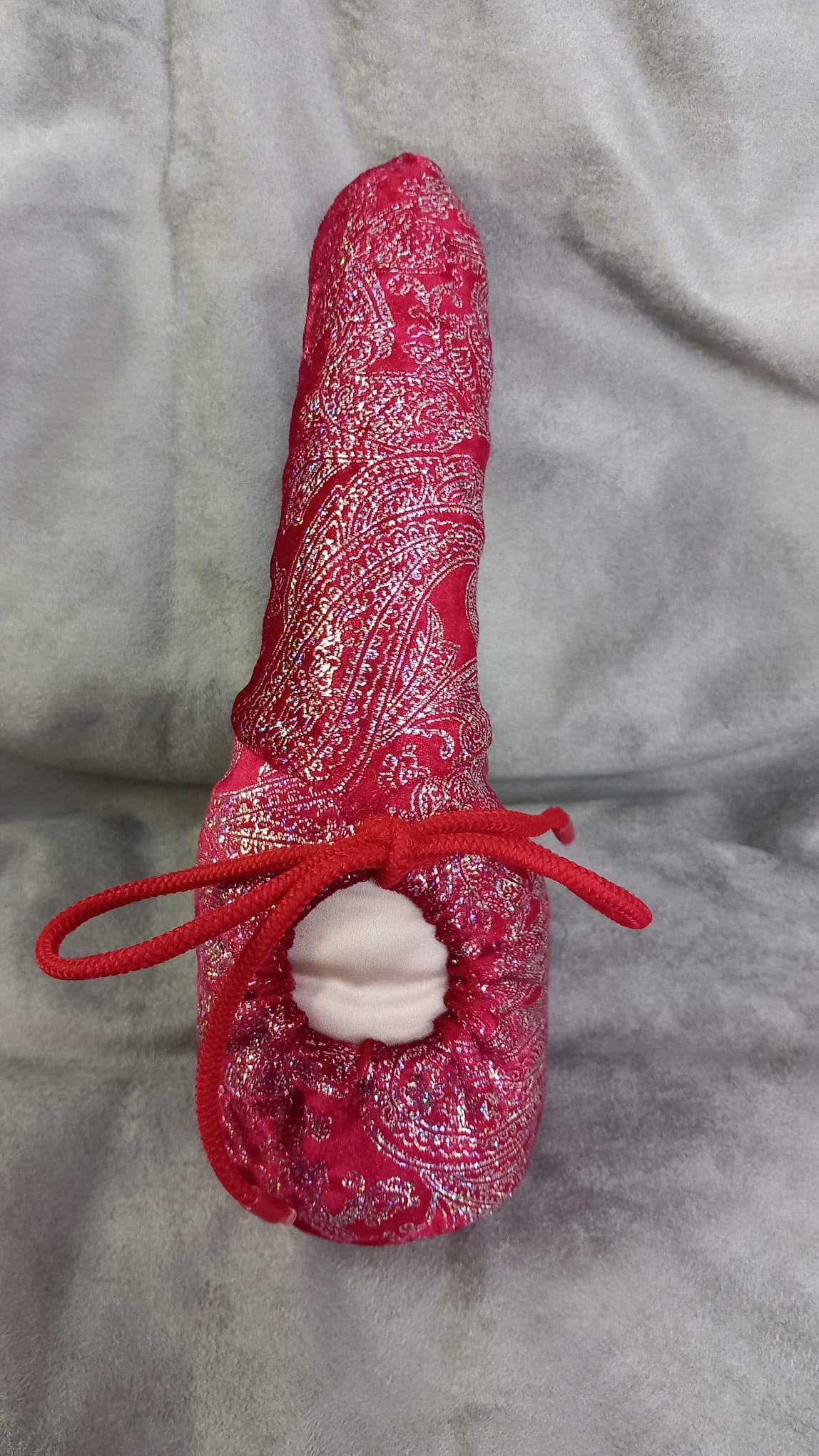 Penissocke Lümmeltüte Juwelensäckchen roter Samt mit silber Hologramm Paisley Ornmente Onesleeve Willy - Pyjama - SEXSENSE