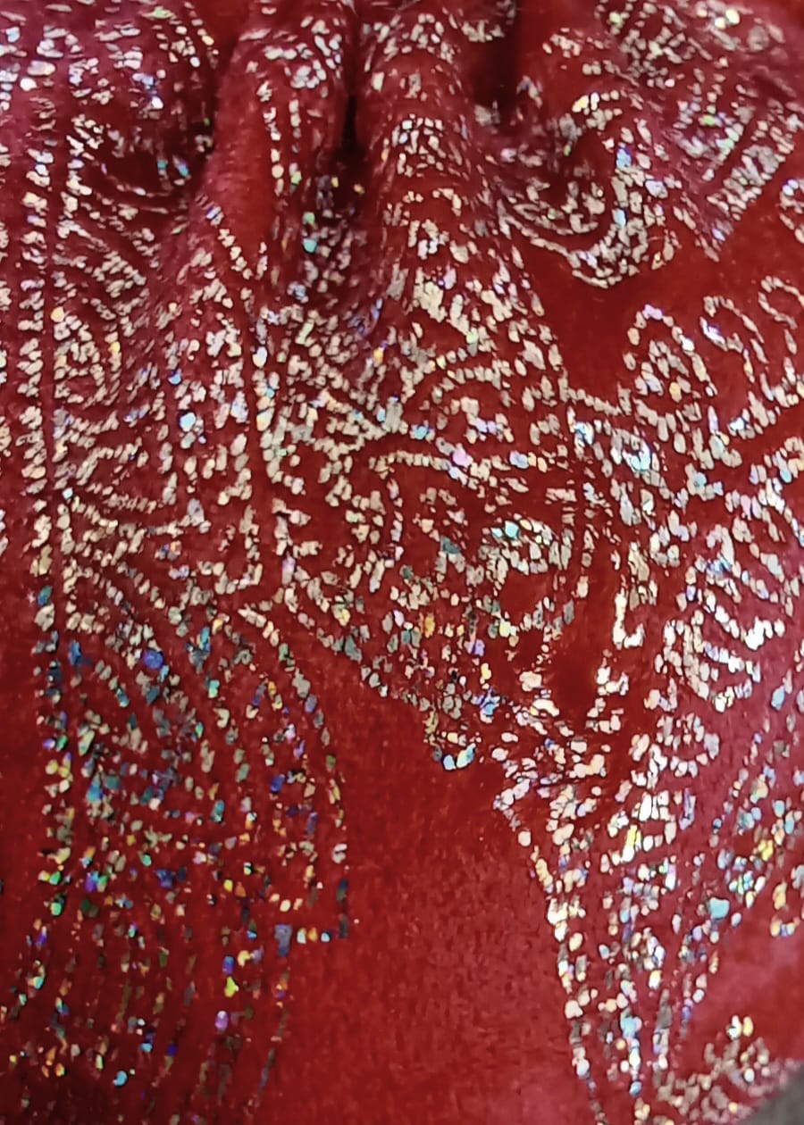 Penissocke Lümmeltüte Juwelensäckchen roter Samt mit silber Hologramm Paisley Ornmente Onesleeve Willy - Pyjama - SEXSENSE