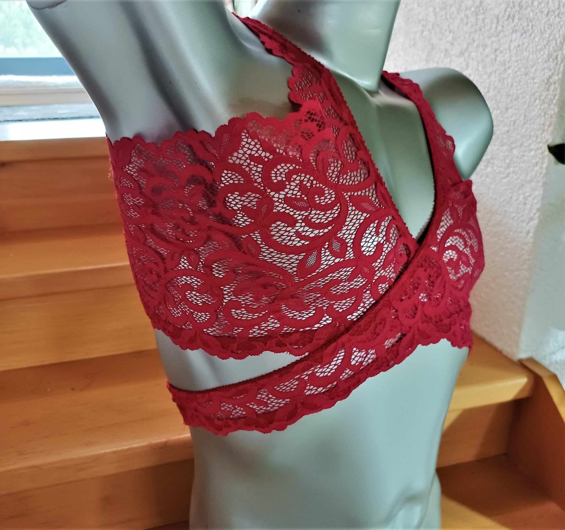 Bustier BH feminines Shirt - Top aus elastischer Spitze in himbeerrot 2 - teiliges - SEXSENSE