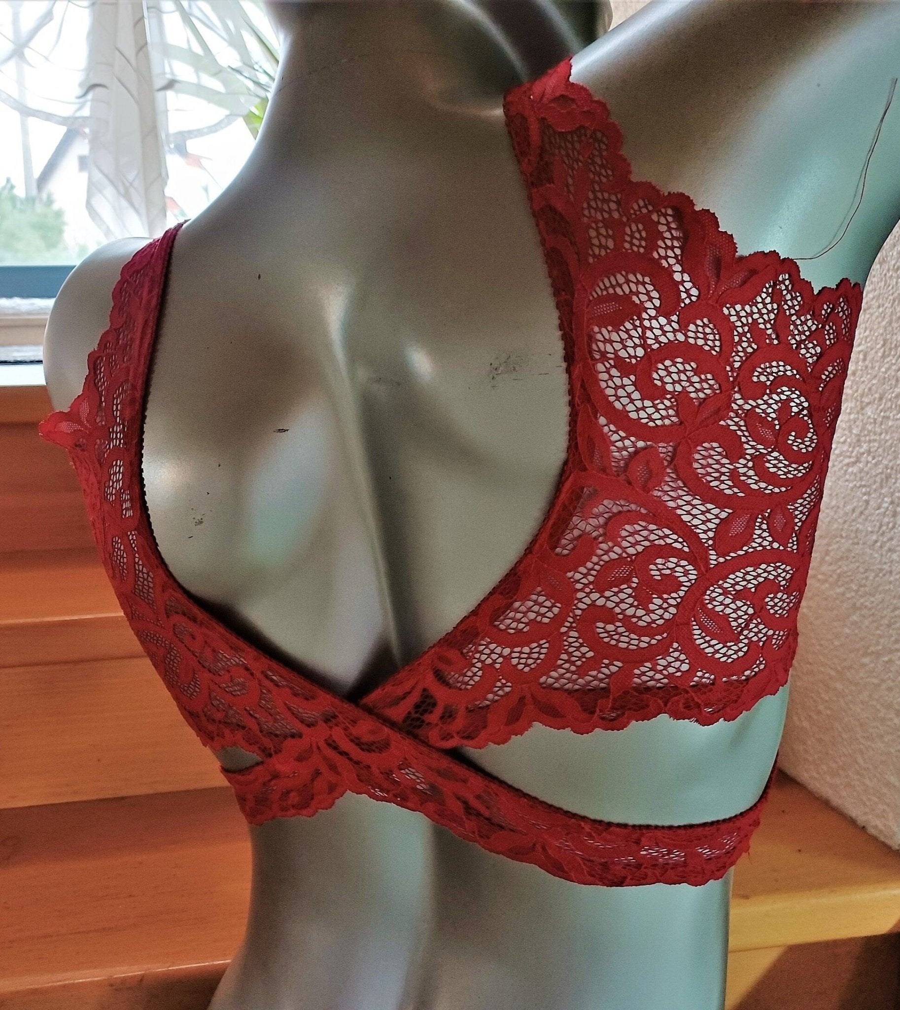 Bustier BH feminines Shirt - Top aus elastischer Spitze in himbeerrot 2 - teiliges - SEXSENSE