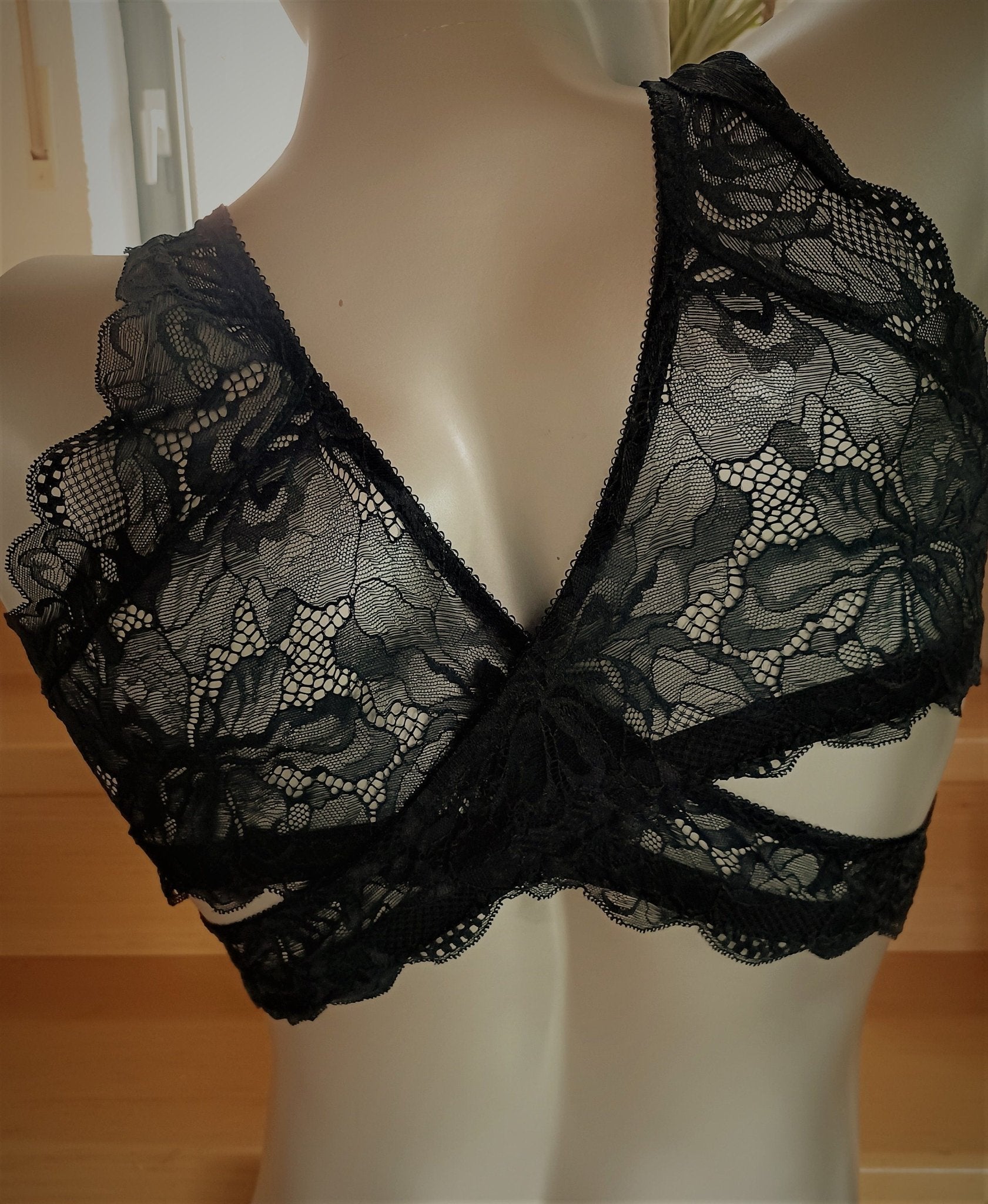 Bustier BH 2 - teiliges Top - Shirt Sissy en femme aus elastische schwarzer Spitze - SEXSENSE