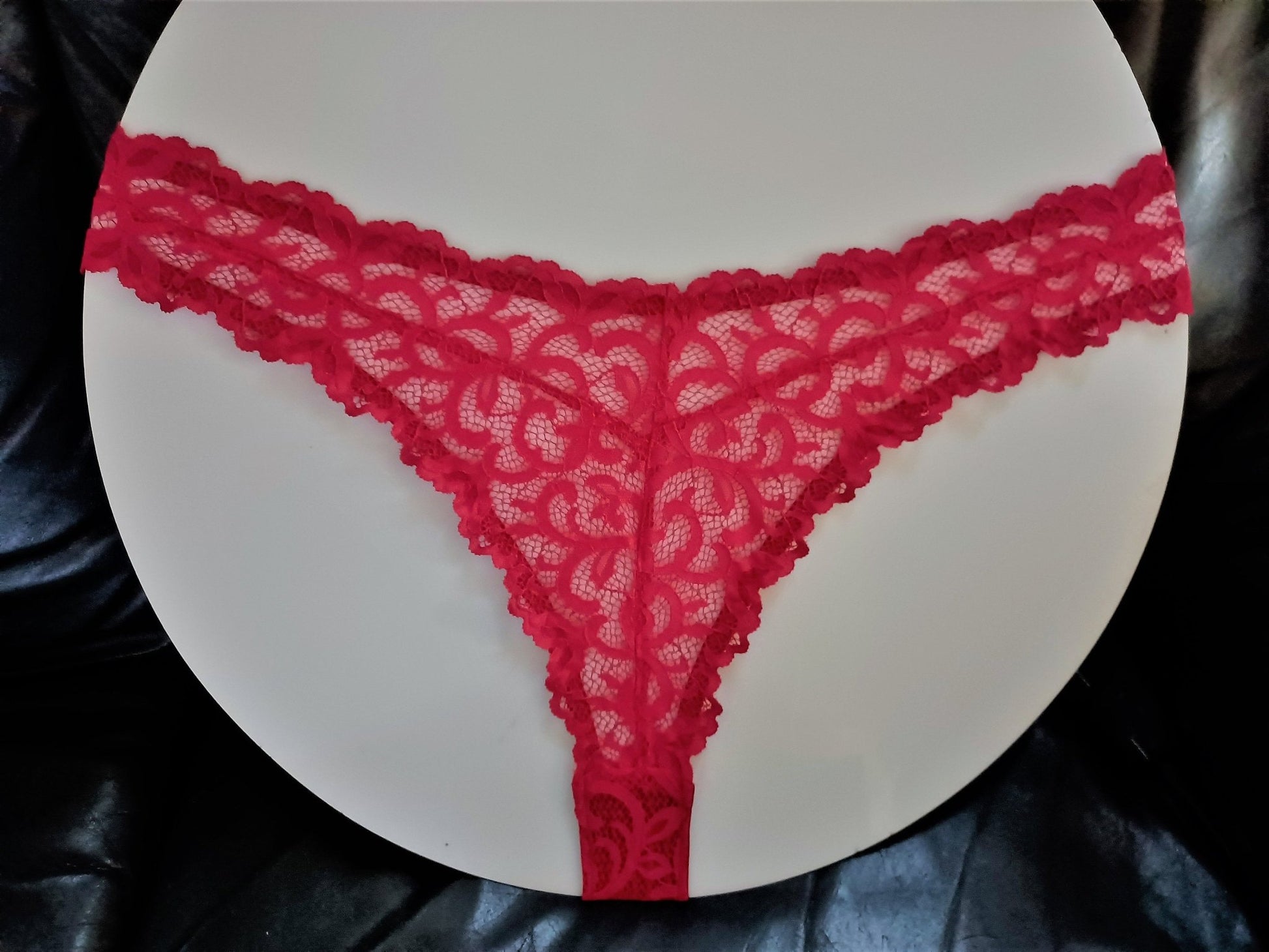 Tanga in himbeerrot Gr 44 - 46 elastische französische Spitze mit Baumwollzwickel Unikat - SEXSENSE