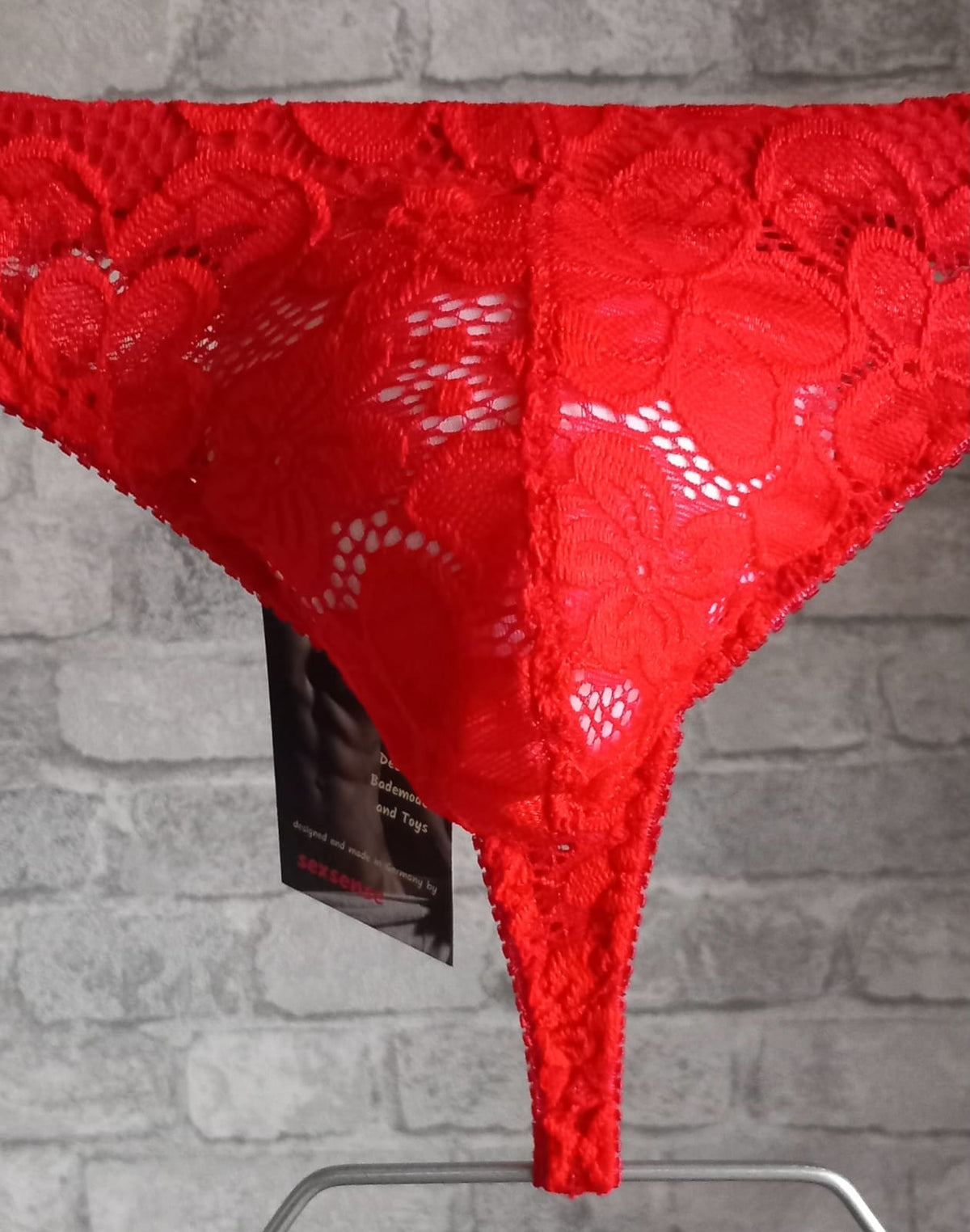Spitzen String mit Push-Up in rot neues Design - YourSensualSecrets